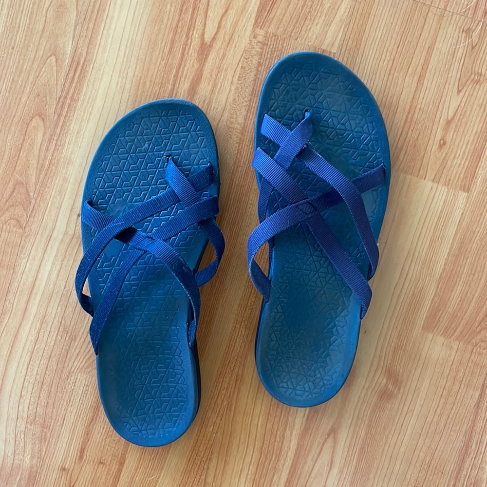 Chaco Women's Tempest Cloud Casual slip on outdoor Sandals size 9